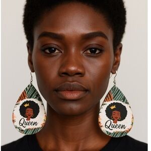 Queen Tear Drop Earrings